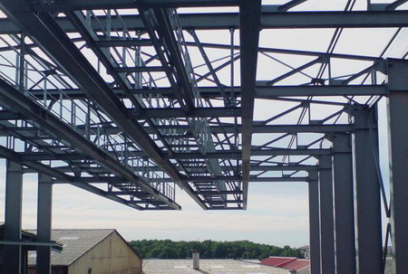 安裝鋼結構桁架