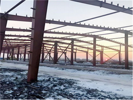 提高鋼結(jié)構(gòu)廠房的能效